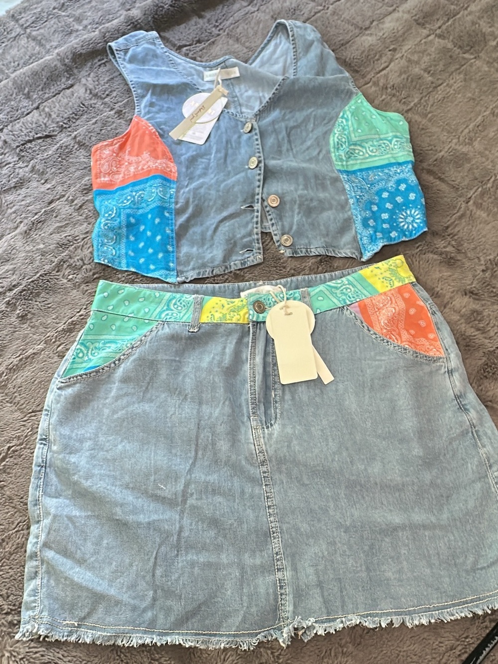 Amiani NWT Denim Two-Piece Set with Multicolor Bandana Trim put-pit20 (mix39)